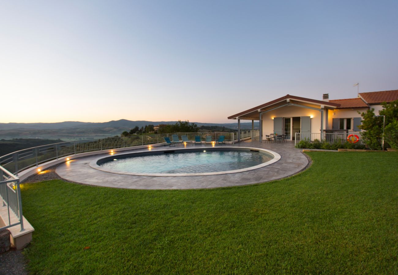 Villa in Campagnatico - AMORE RENTALS - Villa Ambretta with Private Swimming Pool, Garden and Barbecue