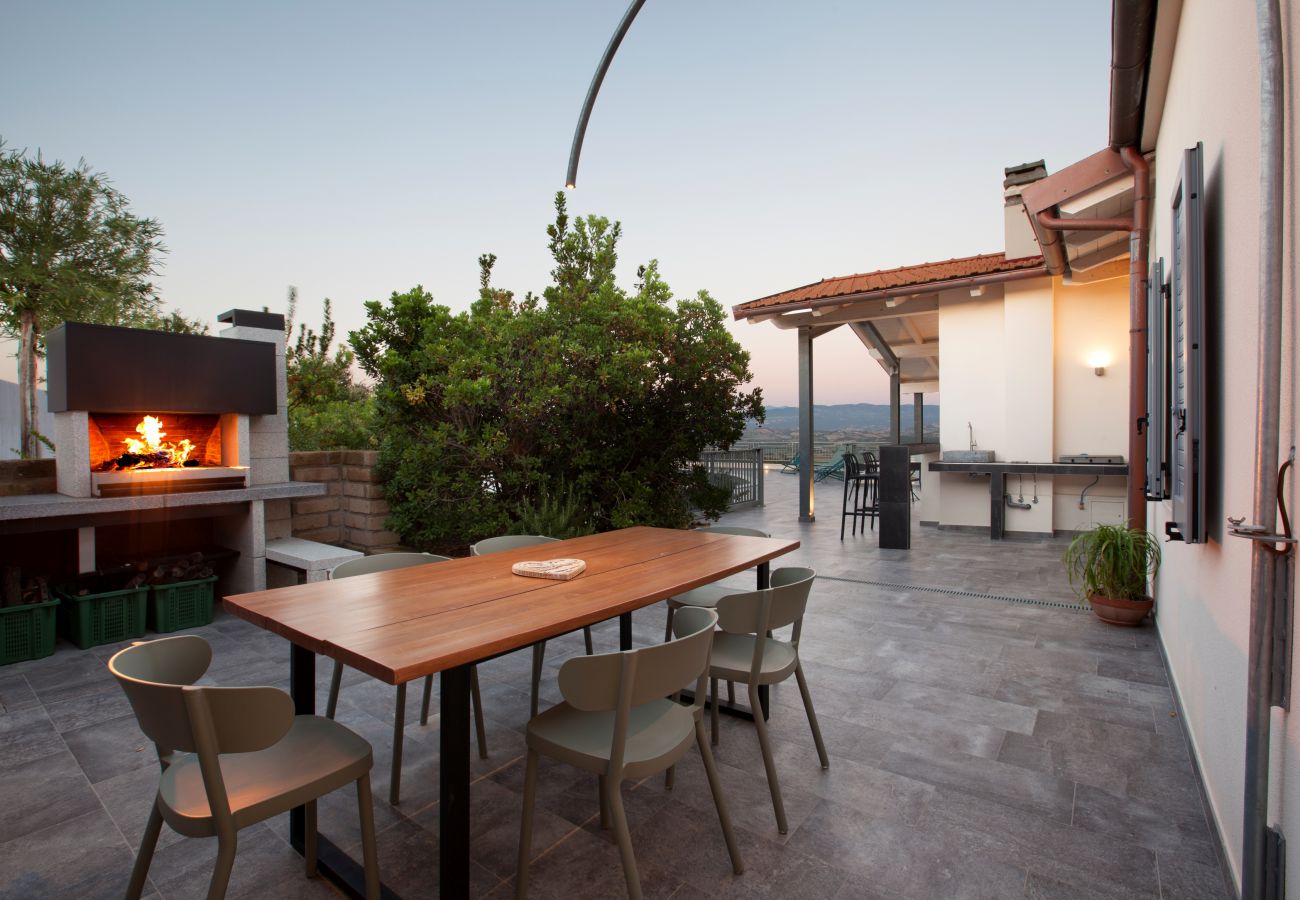 Villa in Campagnatico - AMORE RENTALS - Villa Ambretta with Private Swimming Pool, Garden and Barbecue