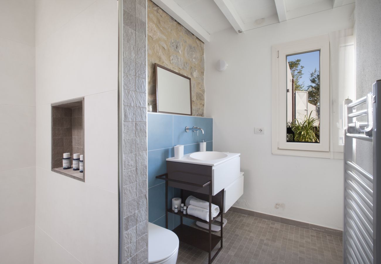 Villa in Campagnatico - AMORE RENTALS - Villa Ambretta with Private Swimming Pool, Garden and Barbecue
