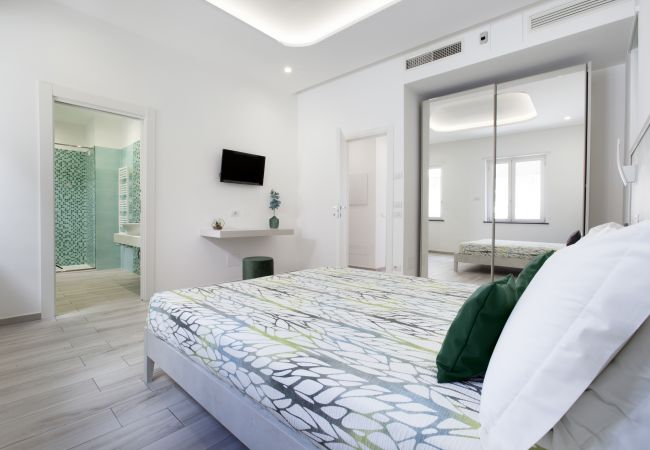 Villa in Nerano - AMORE RENTALS - Villa Iside with Private Pool, Sea View, Jacuzzi and Parking Villa in Nerano - AMORE RENTALS - Villa Iside with Private Pool, Sea View, Jacuzzi and Parking