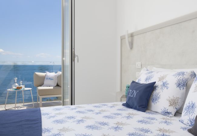 Villa in Nerano - AMORE RENTALS - Villa Iside with Private Pool, Sea View, Jacuzzi and Parking Villa in Nerano - AMORE RENTALS - Villa Iside with Private Pool, Sea View, Jacuzzi and Parking