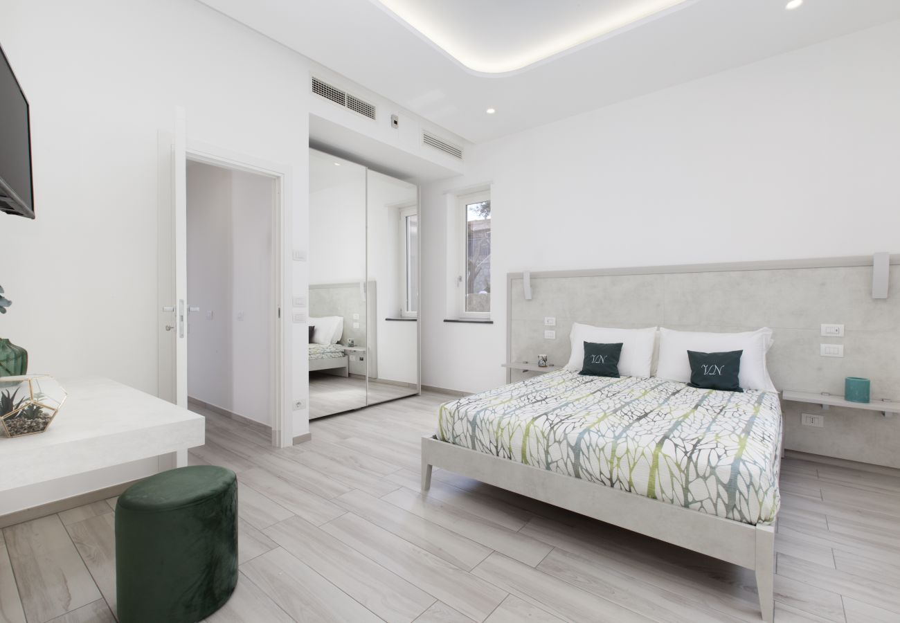 Villa in Nerano - AMORE RENTALS - Villa Iside with Private Pool, Sea View, Jacuzzi and Parking