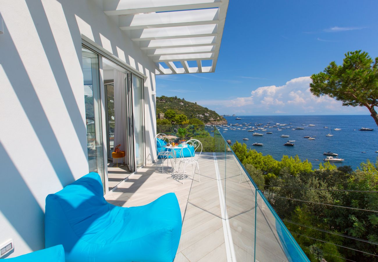 Villa in Nerano - AMORE RENTALS - Villa Iside with Private Pool, Sea View, Jacuzzi and Parking