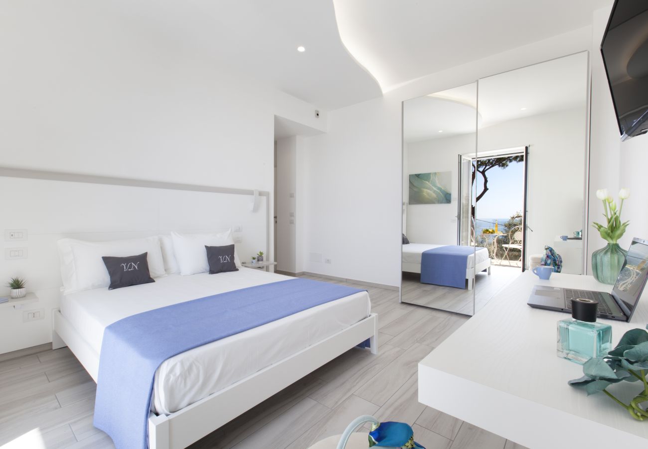 Villa in Nerano - AMORE RENTALS - Villa Iside with Private Pool, Sea View, Jacuzzi and Parking