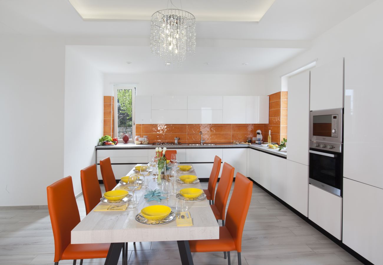 Villa in Nerano - AMORE RENTALS - Villa Iside with Private Pool, Sea View, Jacuzzi and Parking