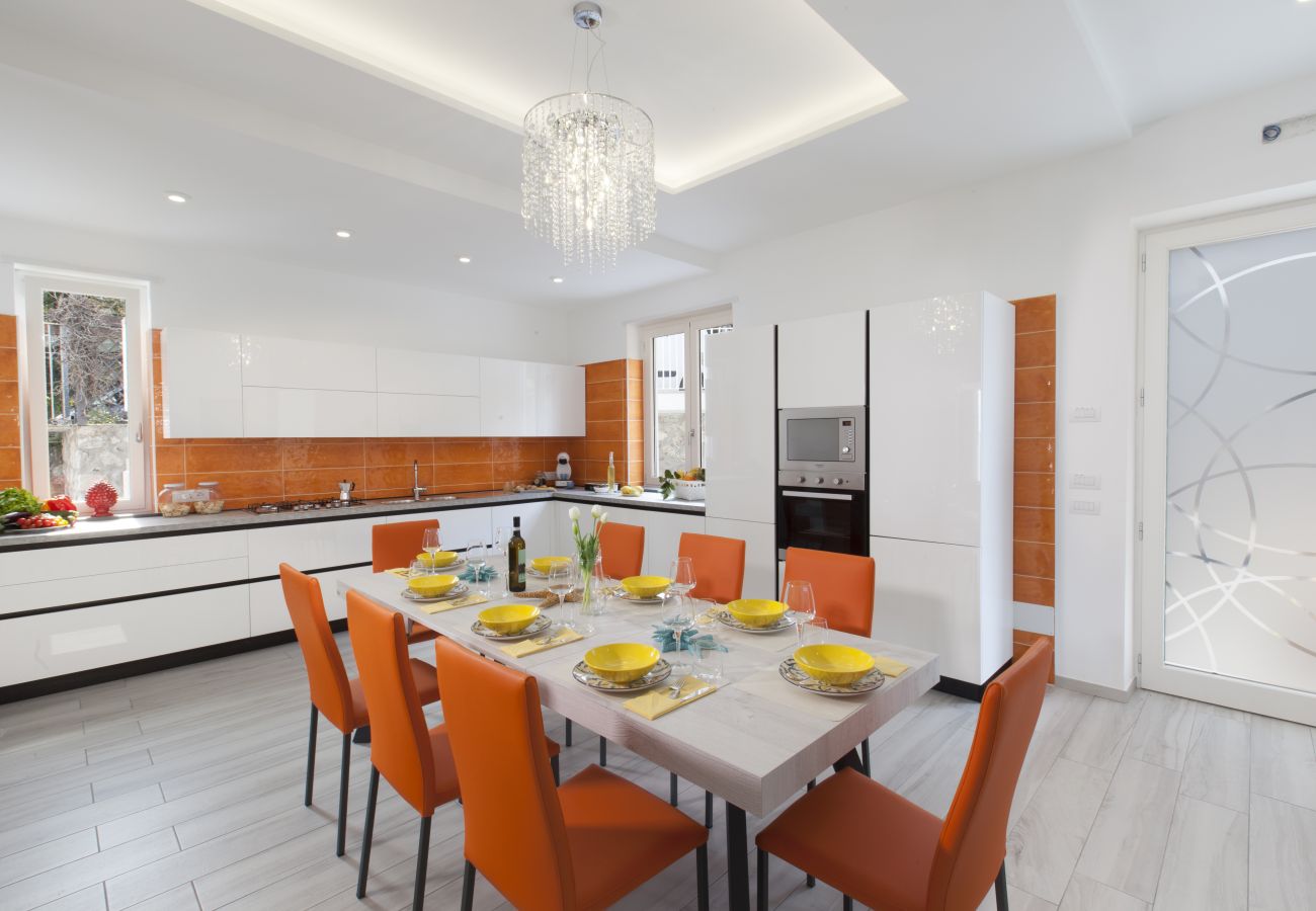 Villa in Nerano - AMORE RENTALS - Villa Iside with Private Pool, Sea View, Jacuzzi and Parking