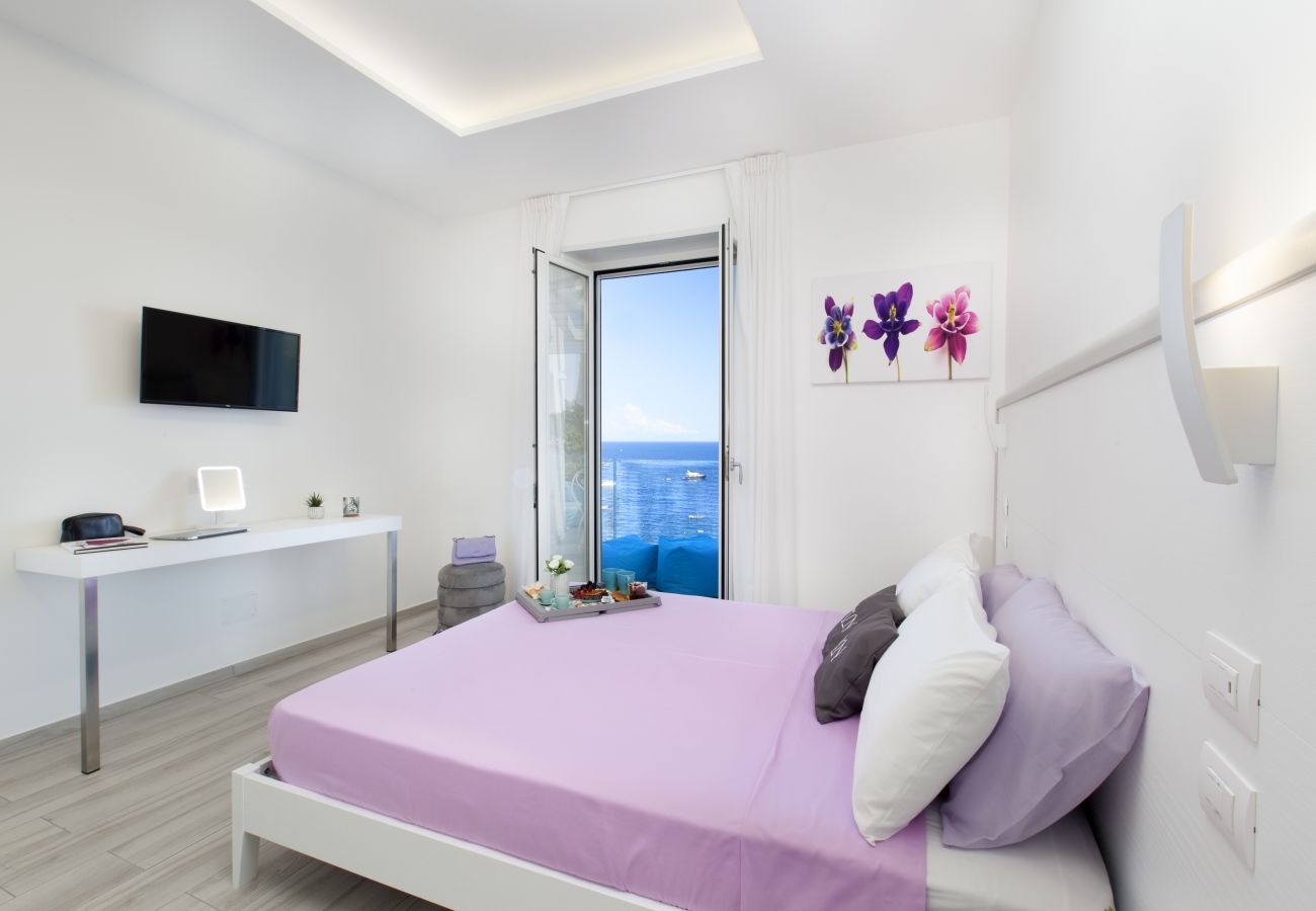 Villa in Nerano - AMORE RENTALS - Villa Iside with Private Pool, Sea View, Jacuzzi and Parking