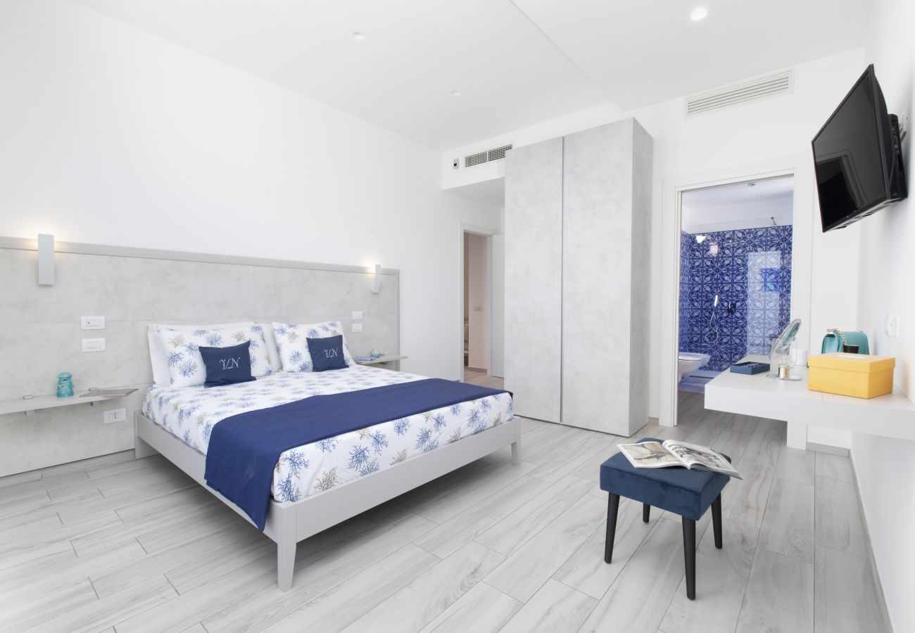 Villa in Nerano - AMORE RENTALS - Villa Iside with Private Pool, Sea View, Jacuzzi and Parking