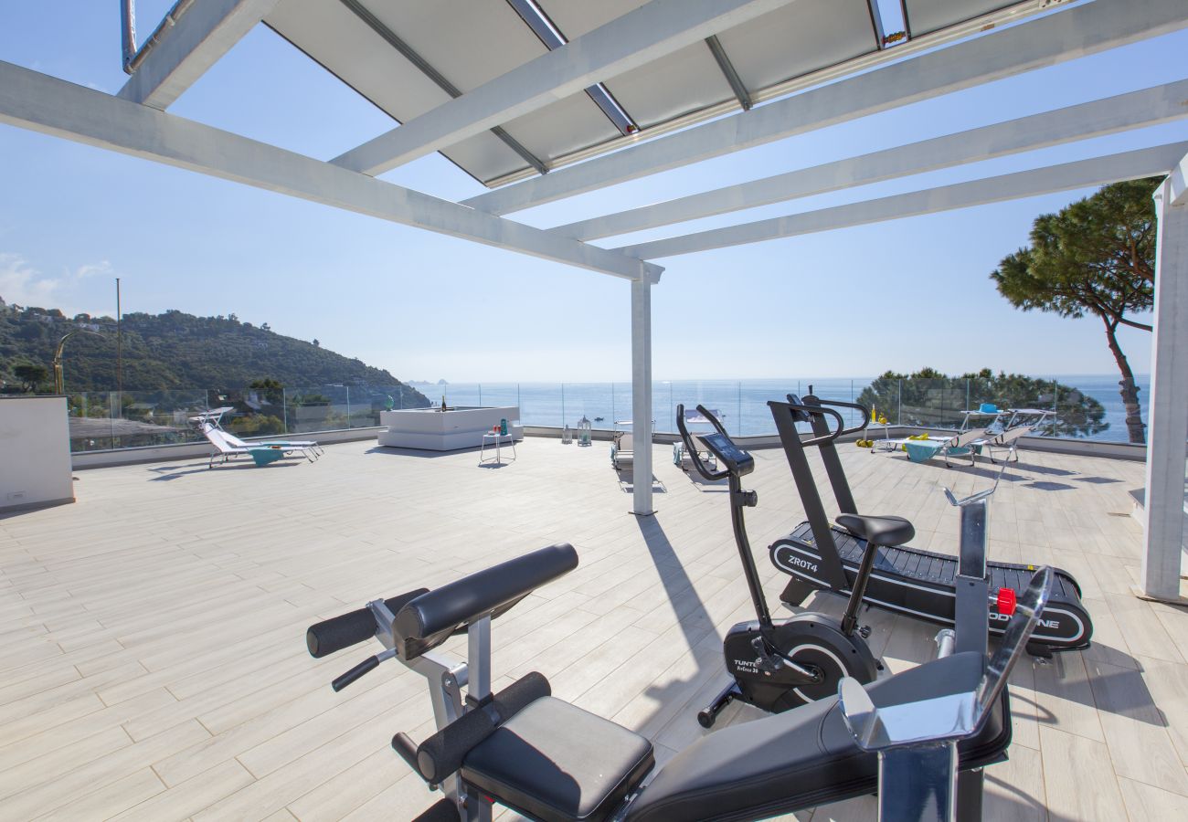Villa in Nerano - AMORE RENTALS - Villa Iside with Private Pool, Sea View, Jacuzzi and Parking