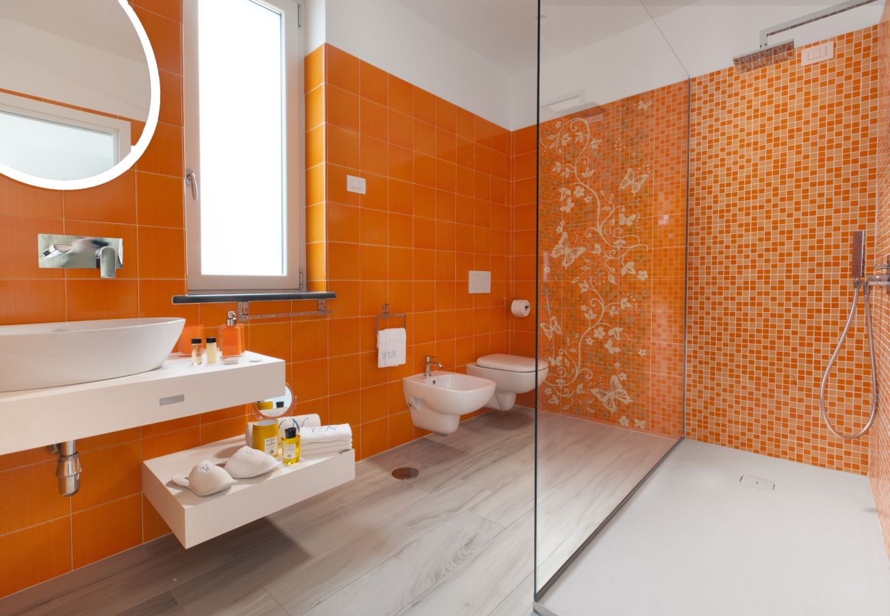 Villa in Nerano - AMORE RENTALS - Villa Iside with Private Pool, Sea View, Jacuzzi and Parking
