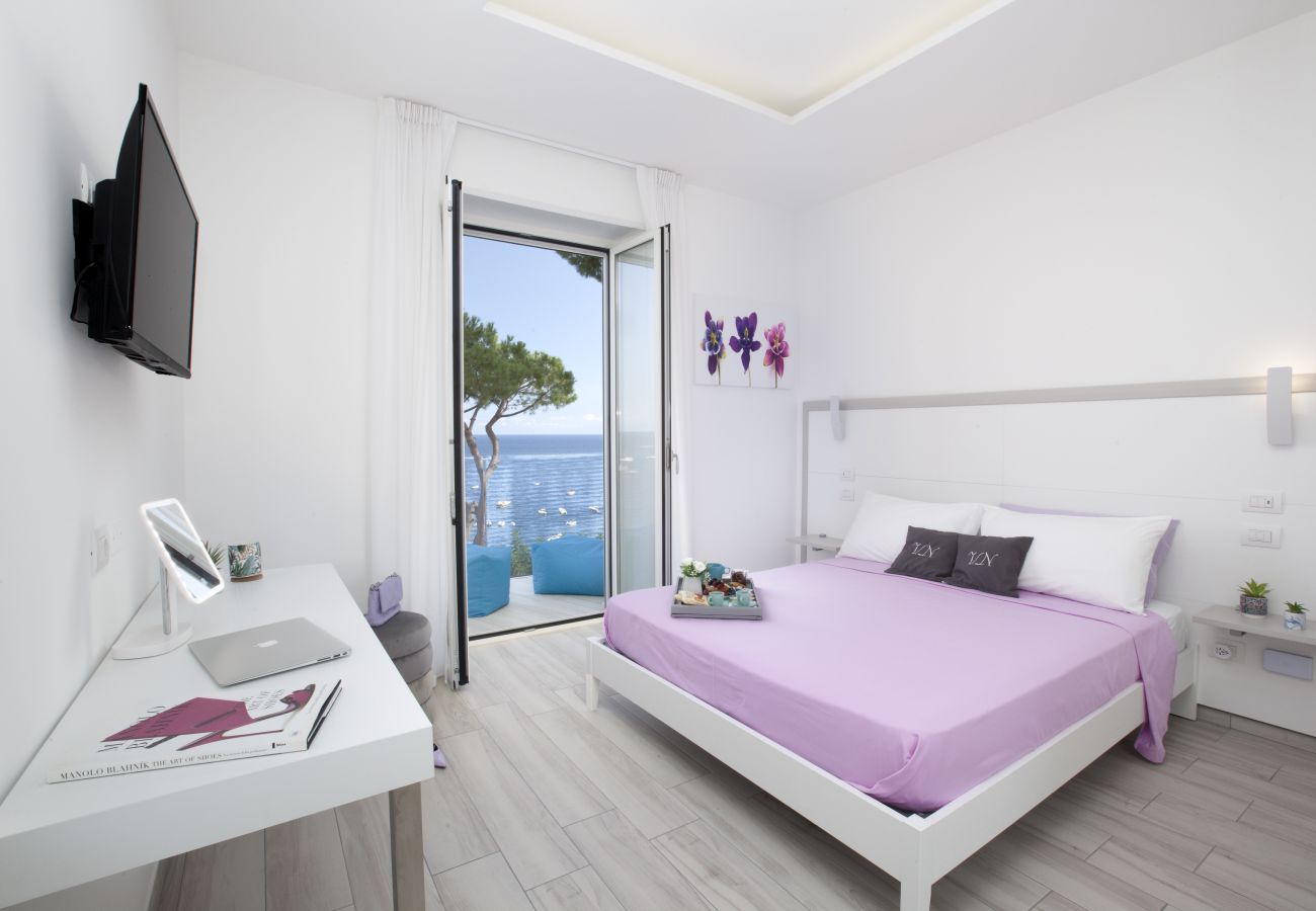 Villa in Nerano - AMORE RENTALS - Villa Iside with Private Pool, Sea View, Jacuzzi and Parking