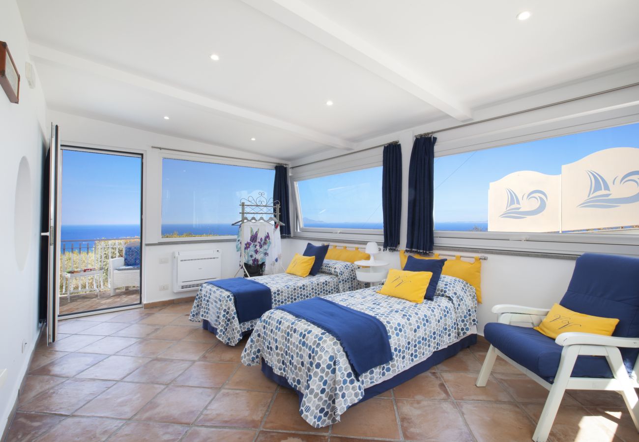 Villa in Termini - AMORE RENTALS - Villa Venus with Private Pool, Sea View and Parking