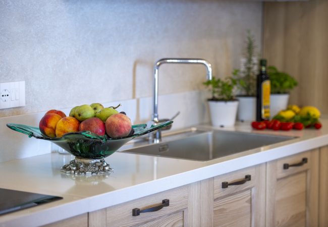 House in Positano - AMORE RENTALS - Casa Volte Alte with External Tub, Sea View and Terrace House in Positano - AMORE RENTALS - Casa Volte Alte with External Tub, Sea View and Terrace