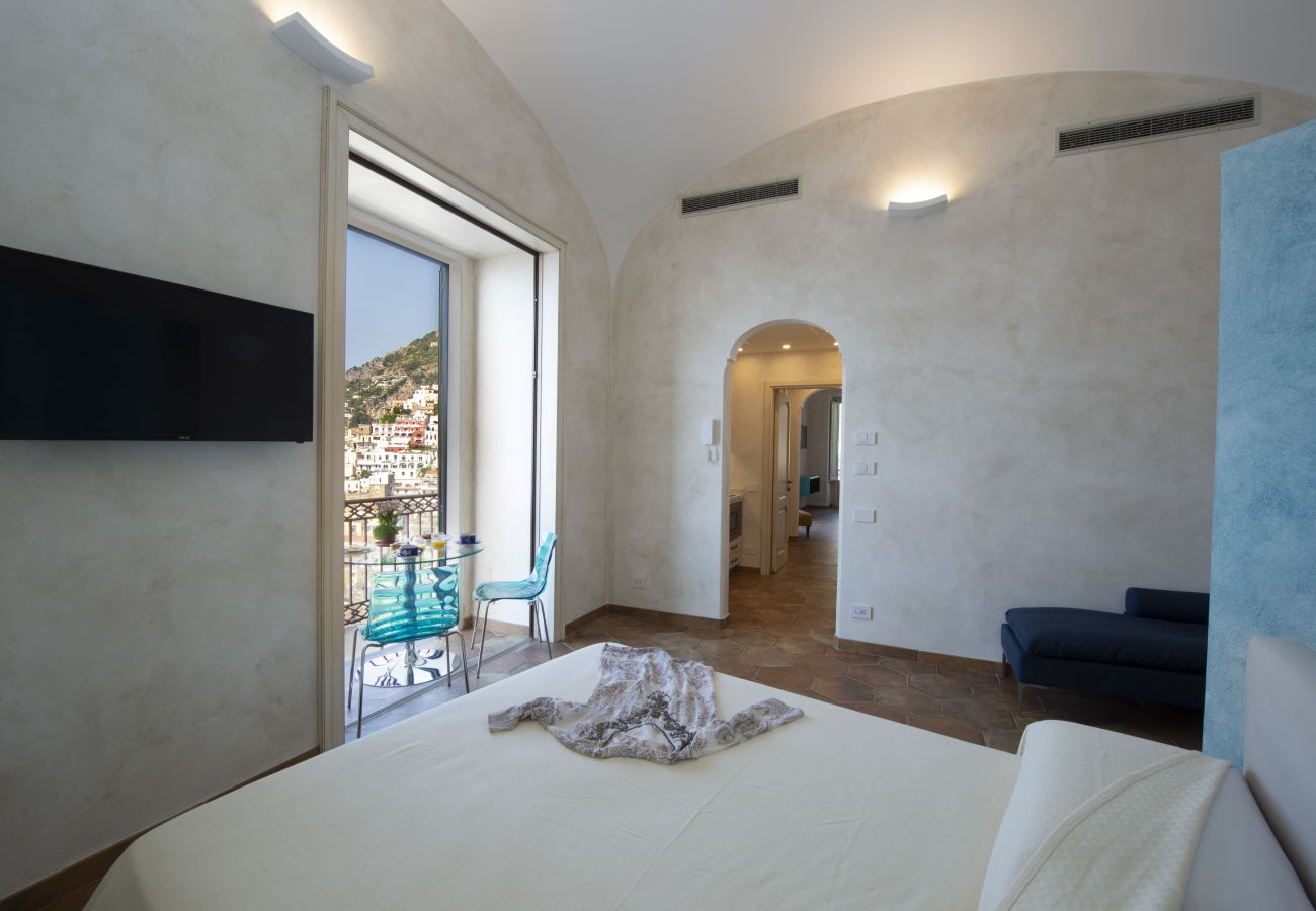 House in Positano - AMORE RENTALS - Casa Volte Alte with Hot Tub, Sea View and Terrace