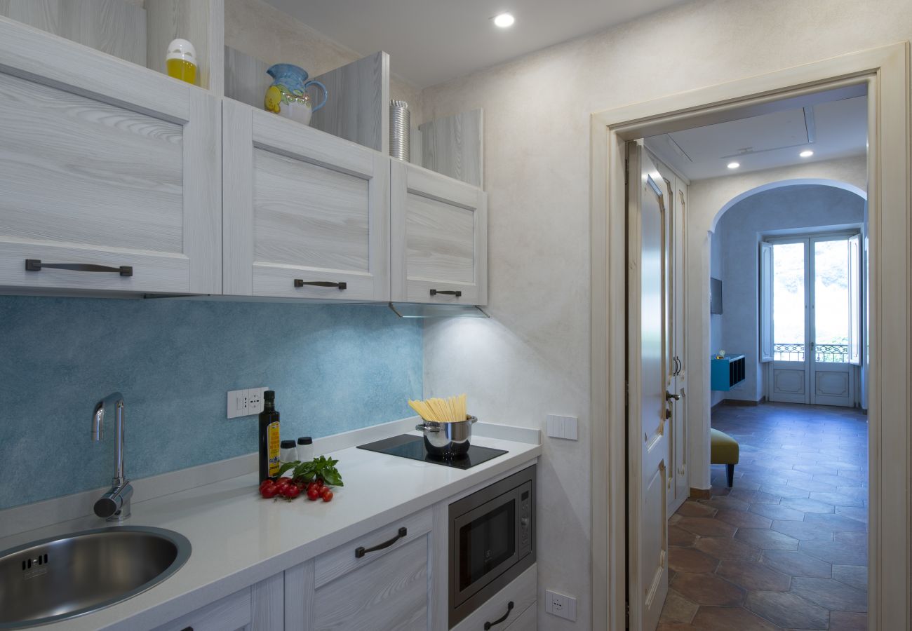 House in Positano - AMORE RENTALS - Casa Volte Alte with Hot Tub, Sea View and Terrace