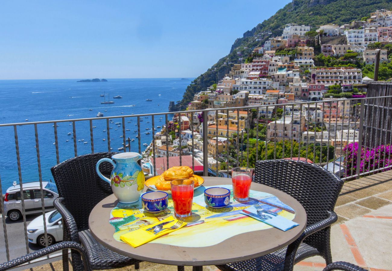 House in Positano - AMORE RENTALS - Casa Volte Alte with Hot Tub, Sea View and Terrace