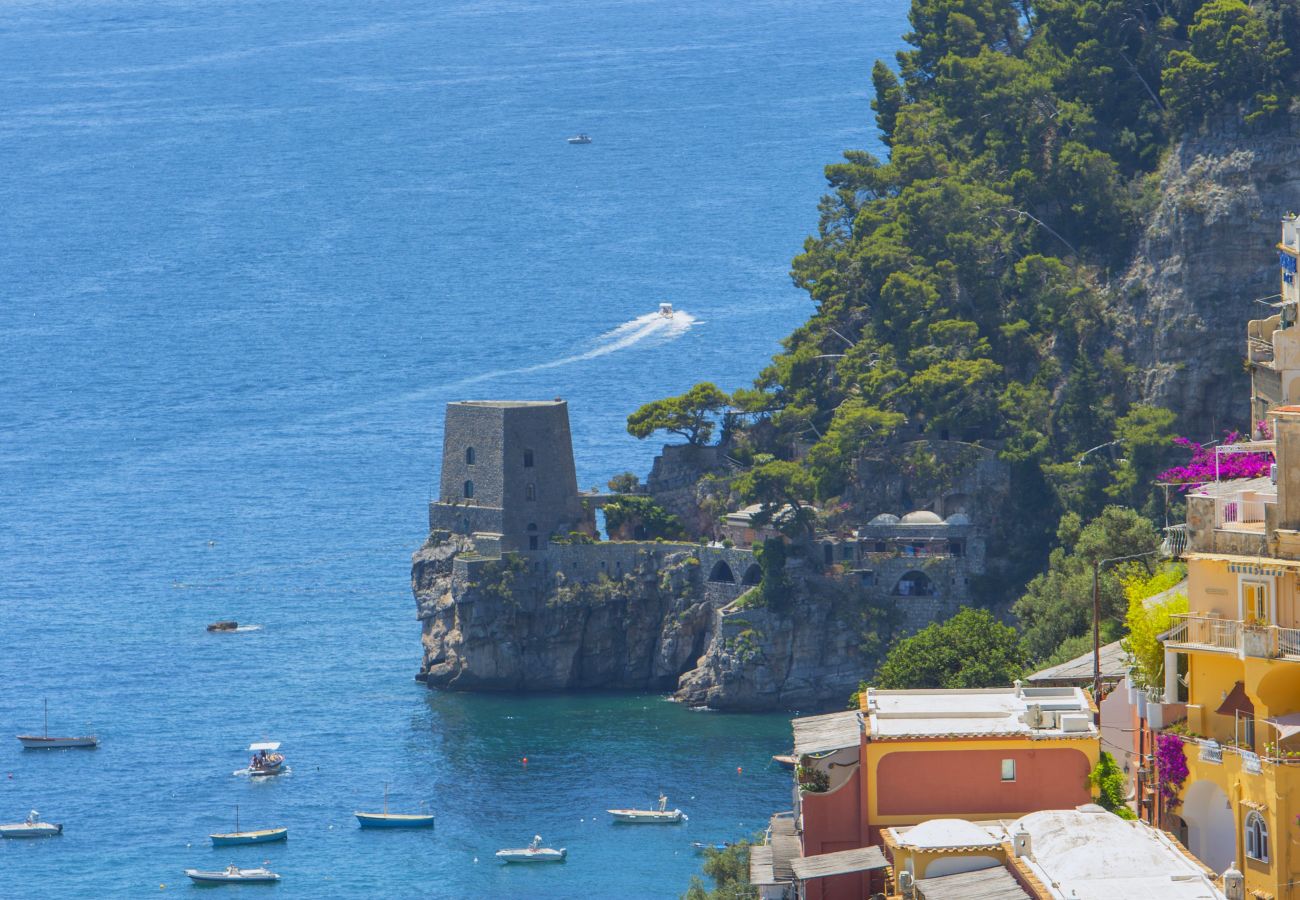 House in Positano - AMORE RENTALS - Casa Volte Alte with Hot Tub, Sea View and Terrace