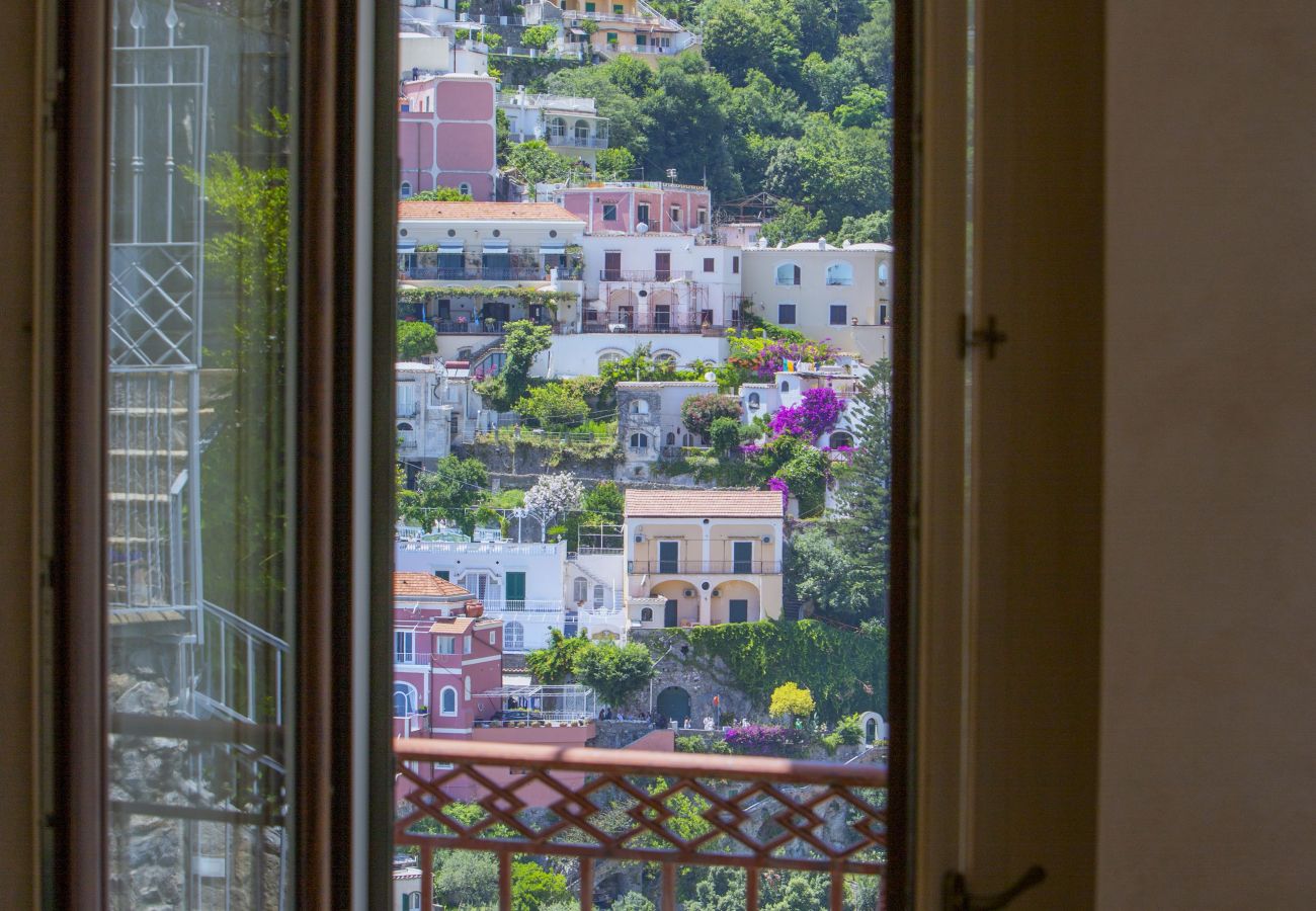 House in Positano - AMORE RENTALS - Casa Volte Alte with Hot Tub, Sea View and Terrace