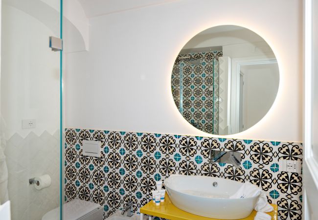 Villa in Praiano - AMORE RENTALS - Villa Mare Blu with Internal Heated Pool, Sea View and Breakfast Villa in Praiano - AMORE RENTALS - Villa Mare Blu with Internal Heated Pool, Sea View and Breakfast