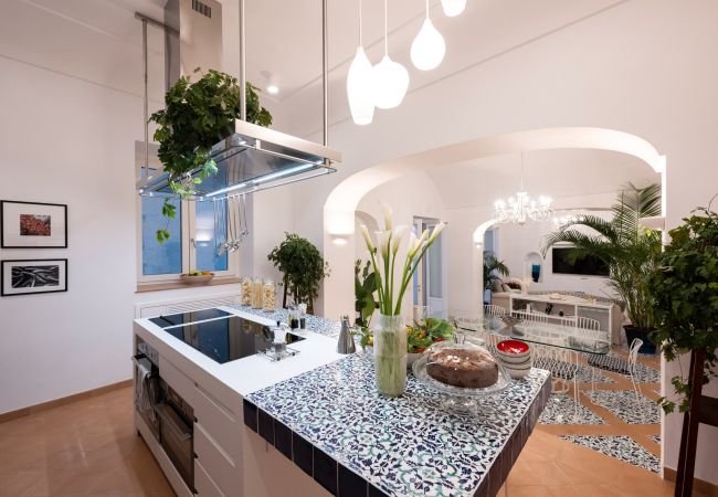 Villa in Praiano - AMORE RENTALS - Villa Mare Blu with Internal Heated Pool, Sea View and Breakfast Villa in Praiano - AMORE RENTALS - Villa Mare Blu with Internal Heated Pool, Sea View and Breakfast