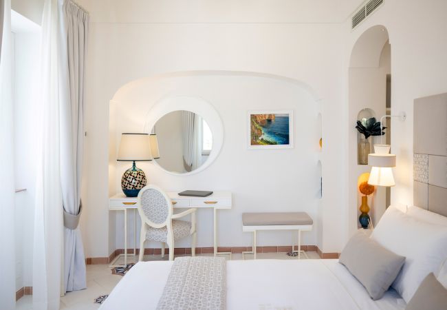 Villa in Praiano - AMORE RENTALS - Villa Mare Blu with Internal Heated Pool, Sea View and Breakfast Villa in Praiano - AMORE RENTALS - Villa Mare Blu with Internal Heated Pool, Sea View and Breakfast