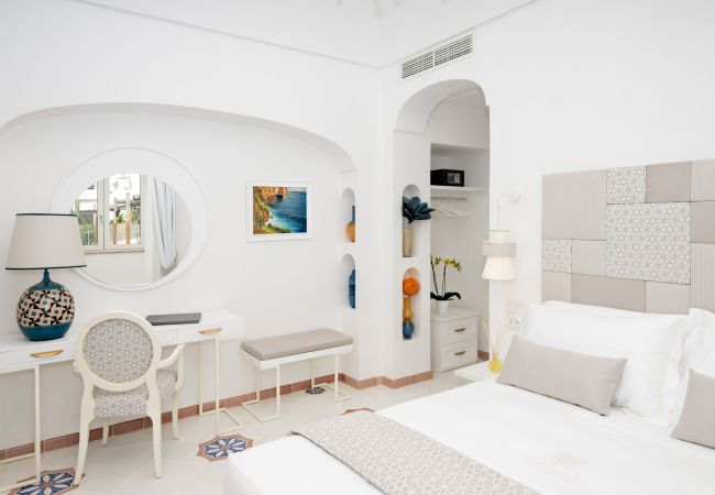 Villa in Praiano - AMORE RENTALS - Villa Mare Blu with Internal Heated Pool, Sea View and Breakfast Villa in Praiano - AMORE RENTALS - Villa Mare Blu with Internal Heated Pool, Sea View and Breakfast