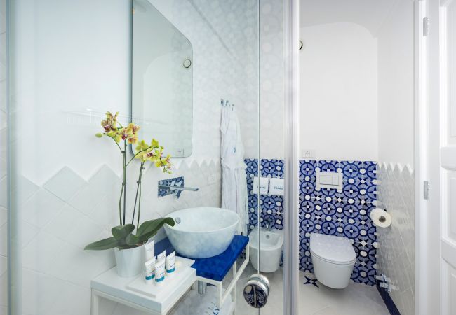 Villa in Praiano - AMORE RENTALS - Villa Mare Blu with Internal Heated Pool, Sea View and Breakfast Villa in Praiano - AMORE RENTALS - Villa Mare Blu with Internal Heated Pool, Sea View and Breakfast