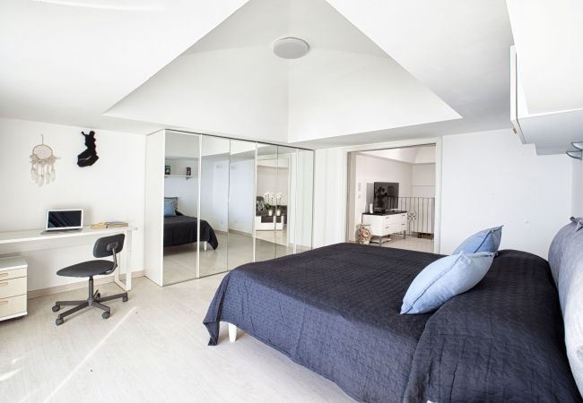 House in Positano - AMORE RENTALS - Casa Paradisea with Sea View Terraces  House in Positano - AMORE RENTALS - Casa Paradisea with Sea View Terraces