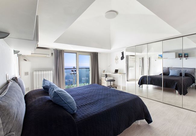 House in Positano - AMORE RENTALS - Casa Paradisea with Sea View Terraces  House in Positano - AMORE RENTALS - Casa Paradisea with Sea View Terraces