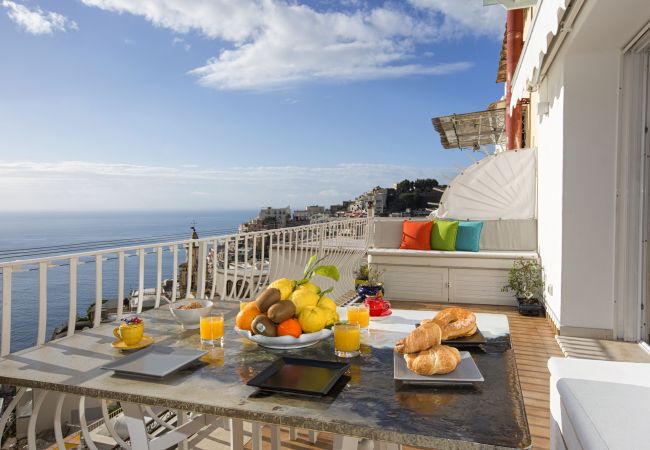 House in Positano - AMORE RENTALS - Casa Paradisea with Sea View Terraces  House in Positano - AMORE RENTALS - Casa Paradisea with Sea View Terraces