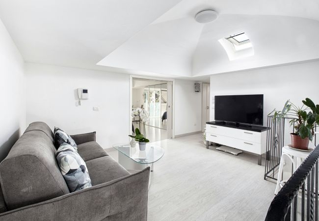 House in Positano - AMORE RENTALS - Casa Paradisea with Sea View Terraces  House in Positano - AMORE RENTALS - Casa Paradisea with Sea View Terraces