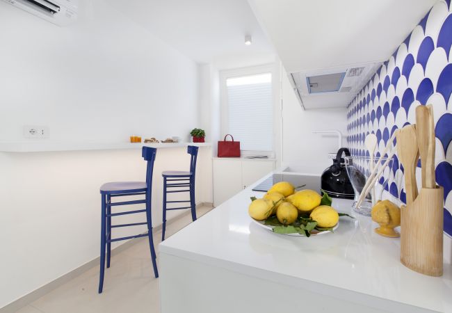 Apartment in Sorrento - AMORE RENTALS - Appartamento Luis 2.11 with Air Conditioning Apartment in Sorrento - AMORE RENTALS - Appartamento Luis 2.11 with Air Conditioning
