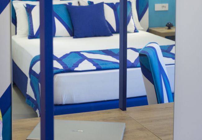 Apartment in Sorrento - AMORE RENTALS - Appartamento Luis 2.11 with Air Conditioning Apartment in Sorrento - AMORE RENTALS - Appartamento Luis 2.11 with Air Conditioning