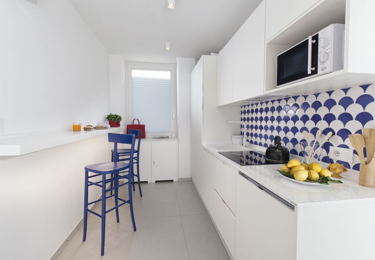 Apartment in Sorrento - AMORE RENTALS - Appartamento Luis 2.11 with Air Conditioning