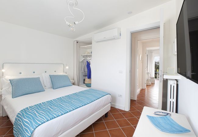 Villa in Massa Lubrense - AMORE RENTALS - Resort Ravenna - Villa Dama with Hot Tub, Shared Swimming Pool, Ideal for Events Villa in Massa Lubrense - AMORE RENTALS - Resort Ravenna - Villa Dama with Hot Tub, Shared Swimming Pool, Ideal for Events