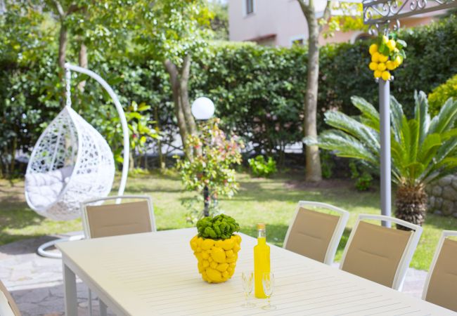Villa in Massa Lubrense - AMORE RENTALS - Resort Ravenna - Villa Dama with Hot Tub, Shared Swimming Pool, Ideal for Events Villa in Massa Lubrense - AMORE RENTALS - Resort Ravenna - Villa Dama with Hot Tub, Shared Swimming Pool, Ideal for Events