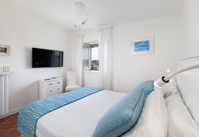 Villa in Massa Lubrense - AMORE RENTALS - Resort Ravenna - Villa Dama with Hot Tub, Shared Swimming Pool, Ideal for Events Villa in Massa Lubrense - AMORE RENTALS - Resort Ravenna - Villa Dama with Hot Tub, Shared Swimming Pool, Ideal for Events