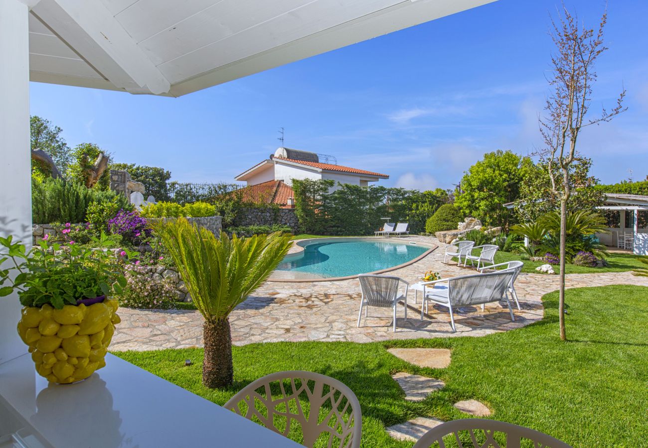Villa in Massa Lubrense - AMORE RENTALS - Resort Ravenna - Villa Dama with Hot Tub, Shared Swimming Pool, Ideal for Events