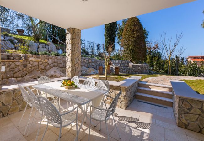 Villa in Massa Lubrense - AMORE RENTALS - Resort Ravenna - The Villa with Private Swimming Pool, Hot Tub, Ideal for Events Villa in Massa Lubrense - AMORE RENTALS - Resort Ravenna - The Villa with Private Swimming Pool, Hot Tub, Ideal for Events