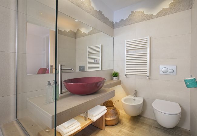 Villa in Massa Lubrense - AMORE RENTALS - Resort Ravenna - The Villa with Private Swimming Pool, Hot Tub, Ideal for Events Villa in Massa Lubrense - AMORE RENTALS - Resort Ravenna - The Villa with Private Swimming Pool, Hot Tub, Ideal for Events