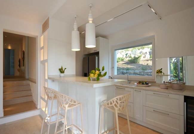 Villa in Massa Lubrense - AMORE RENTALS - Resort Ravenna - The Villa with Private Swimming Pool, Hot Tub, Ideal for Events Villa in Massa Lubrense - AMORE RENTALS - Resort Ravenna - The Villa with Private Swimming Pool, Hot Tub, Ideal for Events