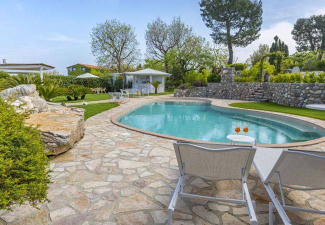 Villa in Massa Lubrense - AMORE RENTALS - Resort Ravenna - The Villa with Private Swimming Pool, Hot Tub, Ideal for Events Villa in Massa Lubrense - AMORE RENTALS - Resort Ravenna - The Villa with Private Swimming Pool, Hot Tub, Ideal for Events