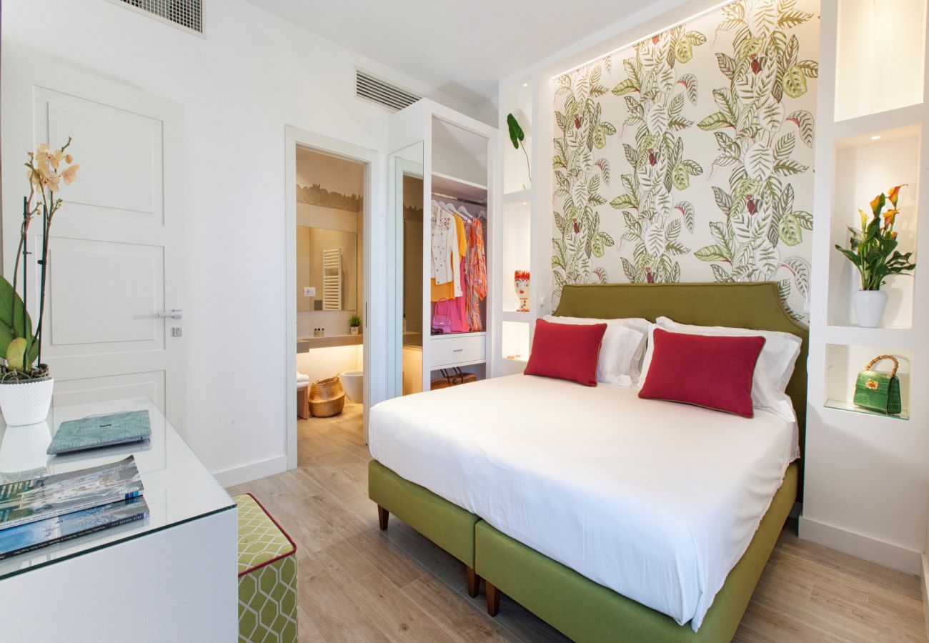 Villa in Massa Lubrense - AMORE RENTALS - Resort Ravenna - The Villa with Private Swimming Pool, Hot Tub, Ideal for Events