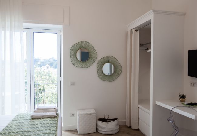 Villa in Massa Lubrense - AMORE RENTALS - Resort Ravenna - Villa Cavaliere with Terrace, Shared Swimming Pool, Ideal for Events Villa in Massa Lubrense - AMORE RENTALS - Resort Ravenna - Villa Cavaliere with Terrace, Shared Swimming Pool, Ideal for Events