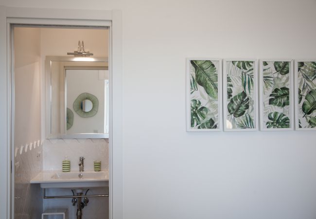 Villa in Massa Lubrense - AMORE RENTALS - Resort Ravenna - Villa Cavaliere with Terrace, Shared Swimming Pool, Ideal for Events Villa in Massa Lubrense - AMORE RENTALS - Resort Ravenna - Villa Cavaliere with Terrace, Shared Swimming Pool, Ideal for Events