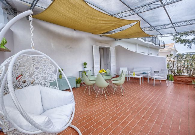 Villa in Massa Lubrense - AMORE RENTALS - Resort Ravenna - Villa Cavaliere with Terrace, Shared Swimming Pool, Ideal for Events