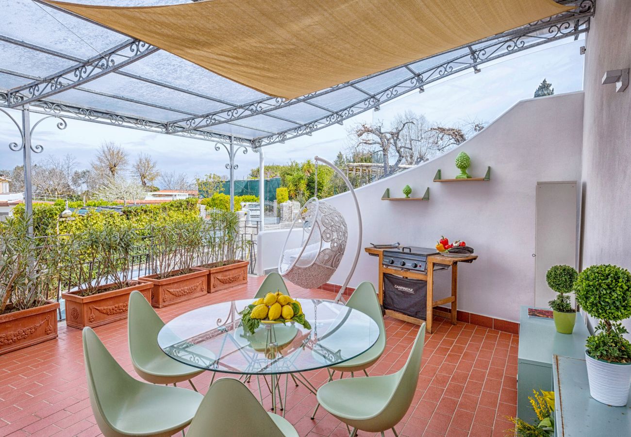 Villa in Massa Lubrense - AMORE RENTALS - Resort Ravenna - Villa Cavaliere with Terrace, Shared Swimming Pool, Ideal for Events