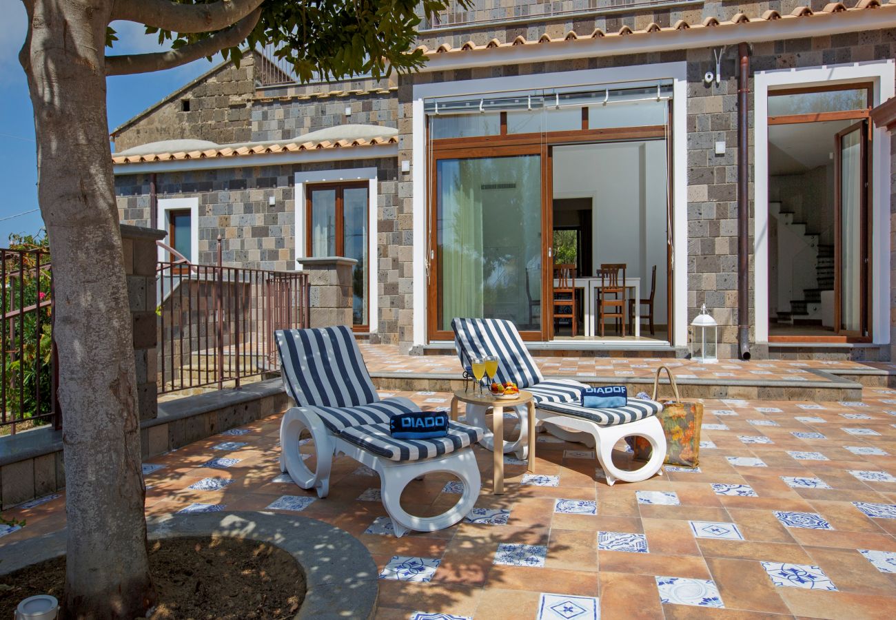 Villa in Massa Lubrense - AMORE RENTALS - Villa Le Grottelle with Private Swimming Pool, Sea View, Terraces and Garden