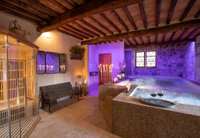 Villa in Greve in Chianti - AMORE RENTALS - Villa Eros with Swimming Pool, SPA, Ideal for Groups Villa in Greve in Chianti - AMORE RENTALS - Villa Eros with Swimming Pool, SPA, Ideal for Groups