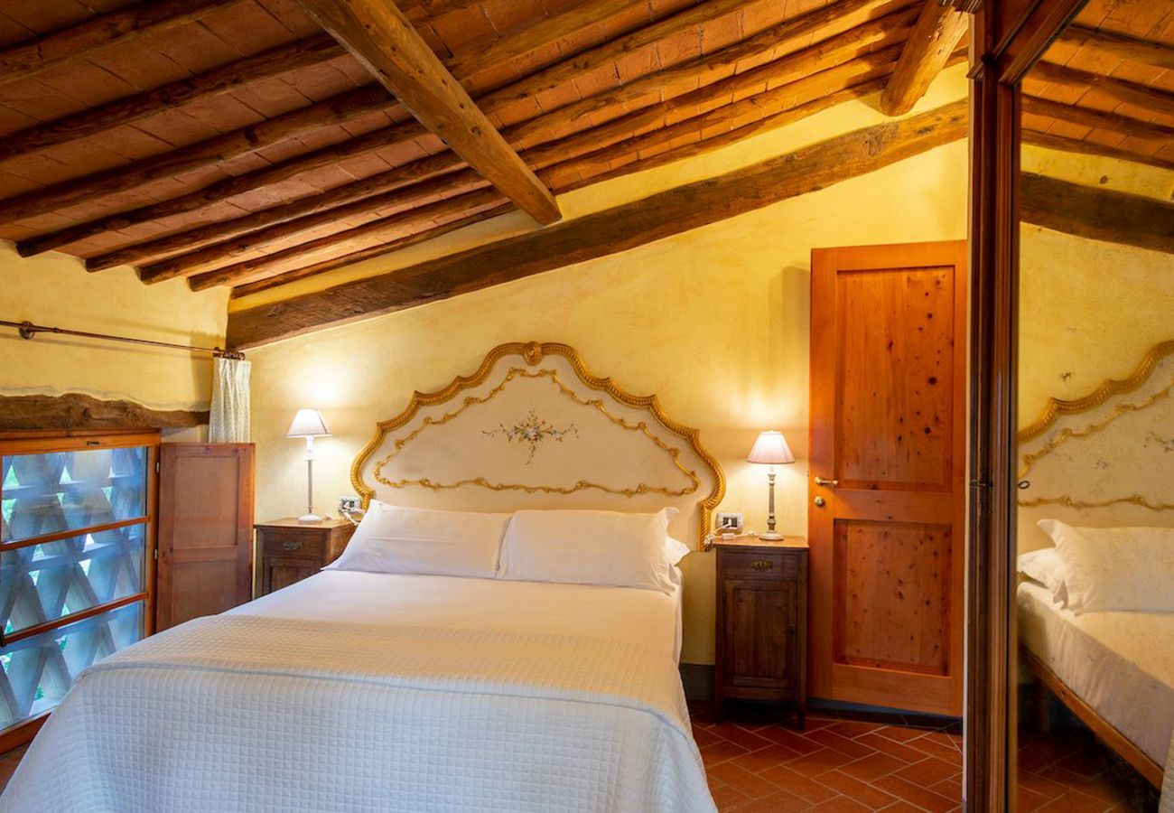 Villa in Greve in Chianti - AMORE RENTALS - Villa Eros with Swimming Pool, SPA, Ideal for Groups
